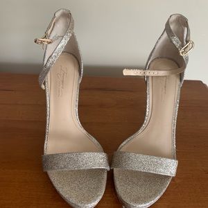 Vince Canute gold sparkle shoe